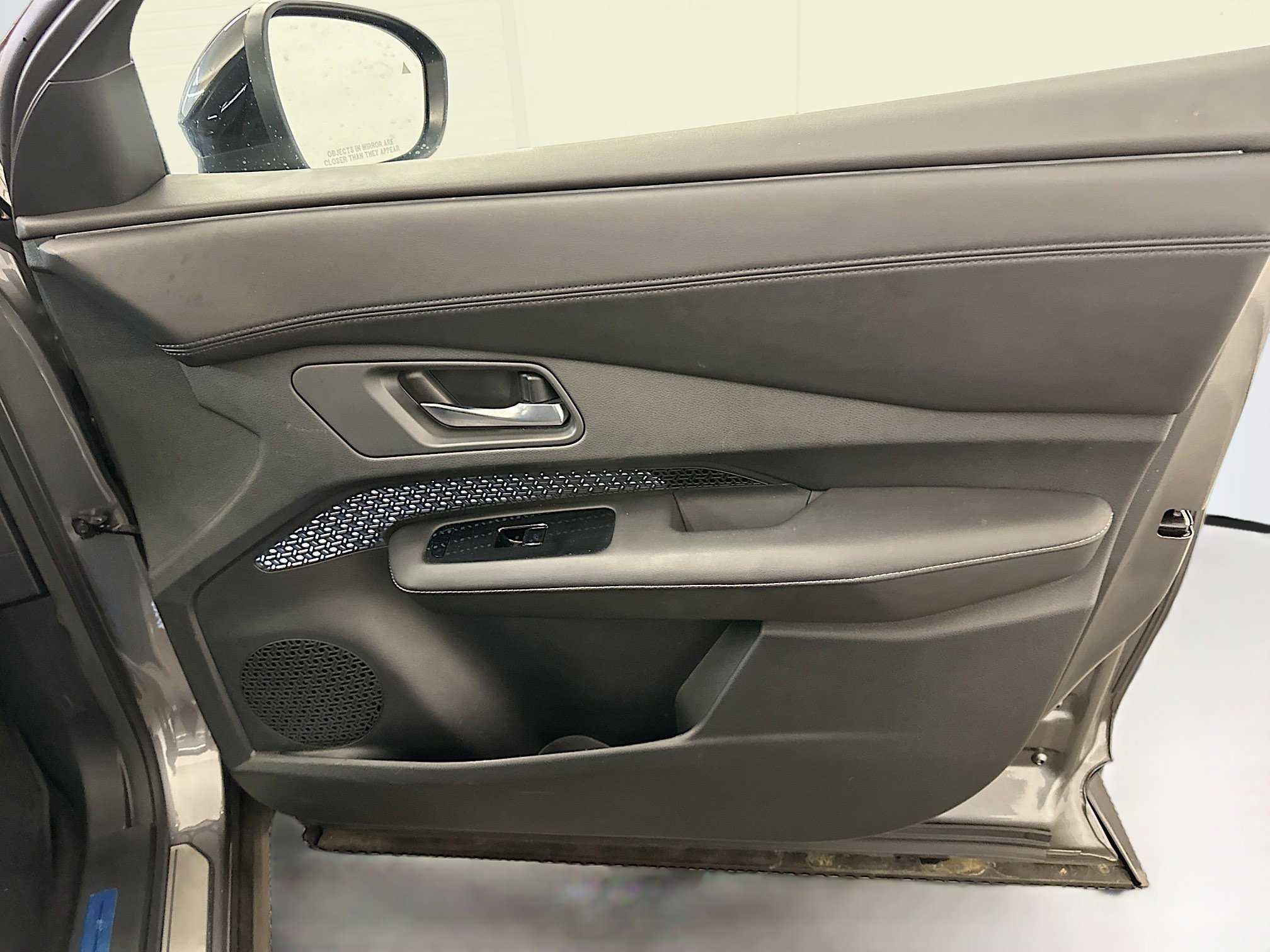 Used 2023 Nissan Ariya AWD image 33