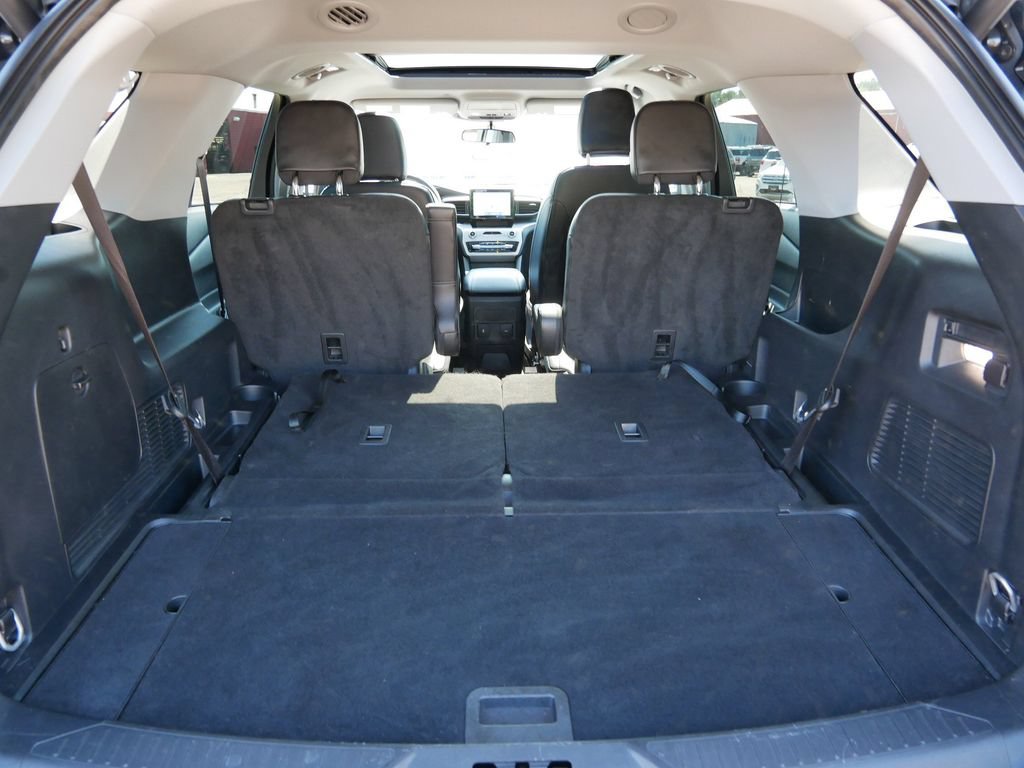 Used 2023 Ford Explorer XLT w/ Equipment Group 202A AWD/4WD image 10