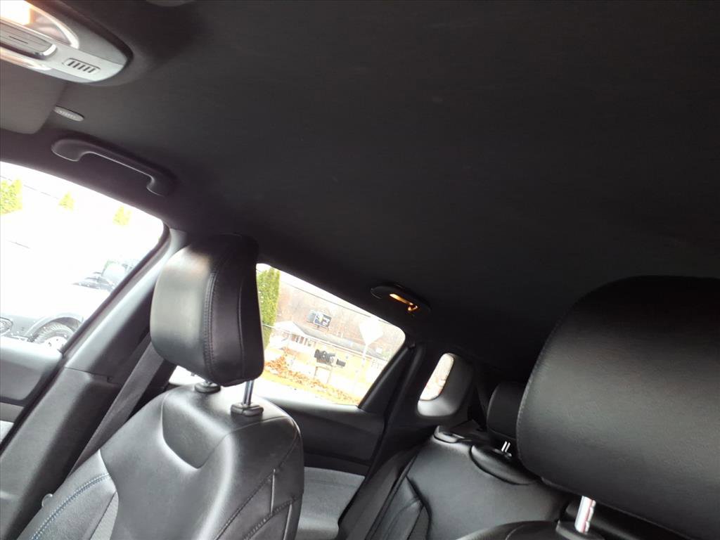 Used 2024 Jeep Compass Latitude image 10