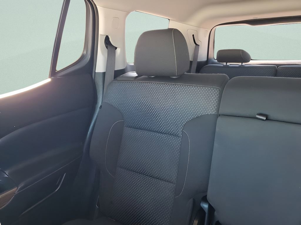 Used 2021 GMC Acadia SLE w/ Driver Convenience Package image 12