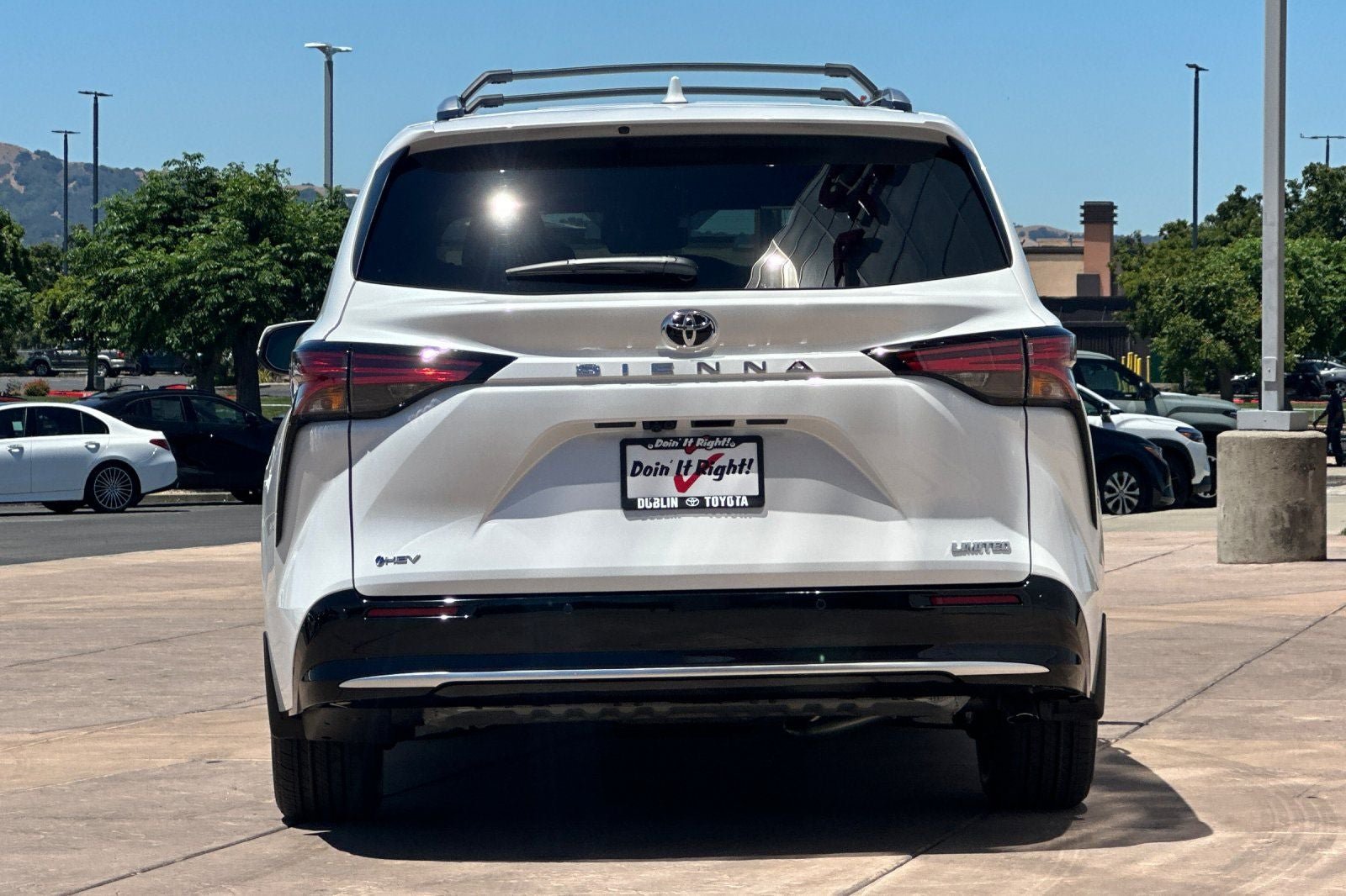 New 2026 Toyota Sienna Limited FWD image 5
