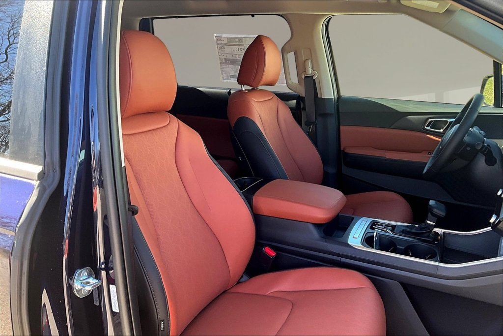 New 2026 Kia Carnival EX FWD image 11