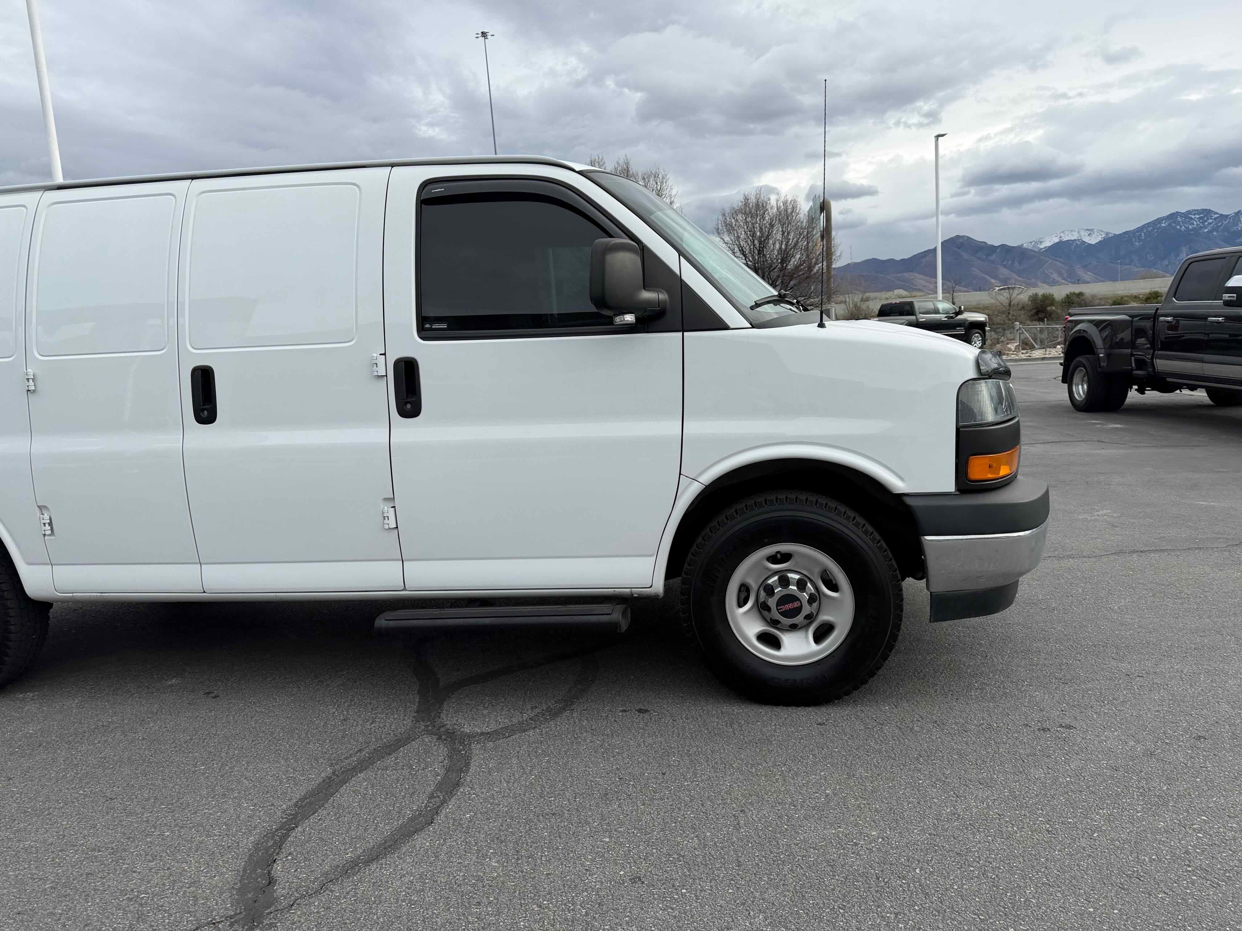 Used 2023 GMC Savana 2500 w/ Driver Convenience Package image 10