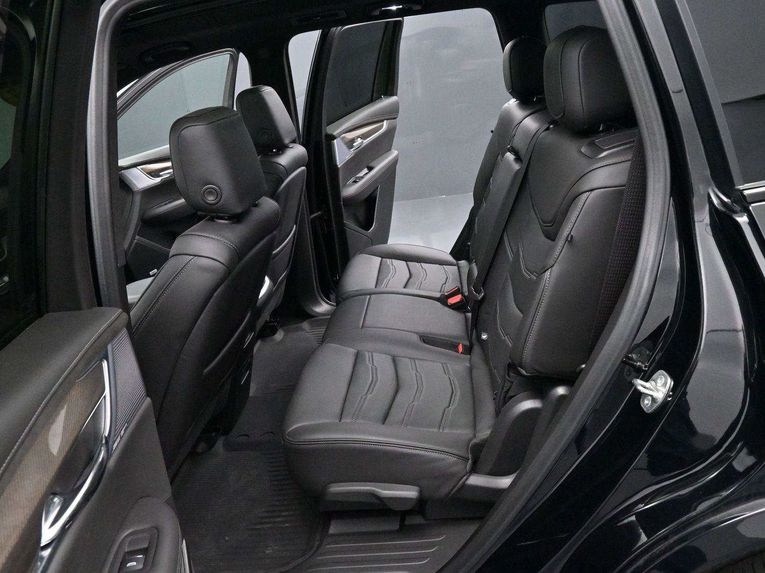 Certified 2024 Cadillac XT6 Sport w/ Platinum Package image 31