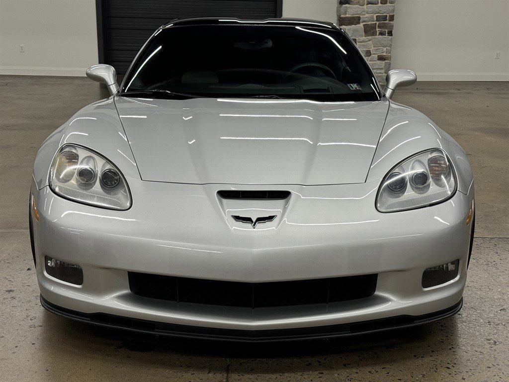 Used 2011 Chevrolet Corvette Grand Sport w/ Preferred Equipment Group image 2