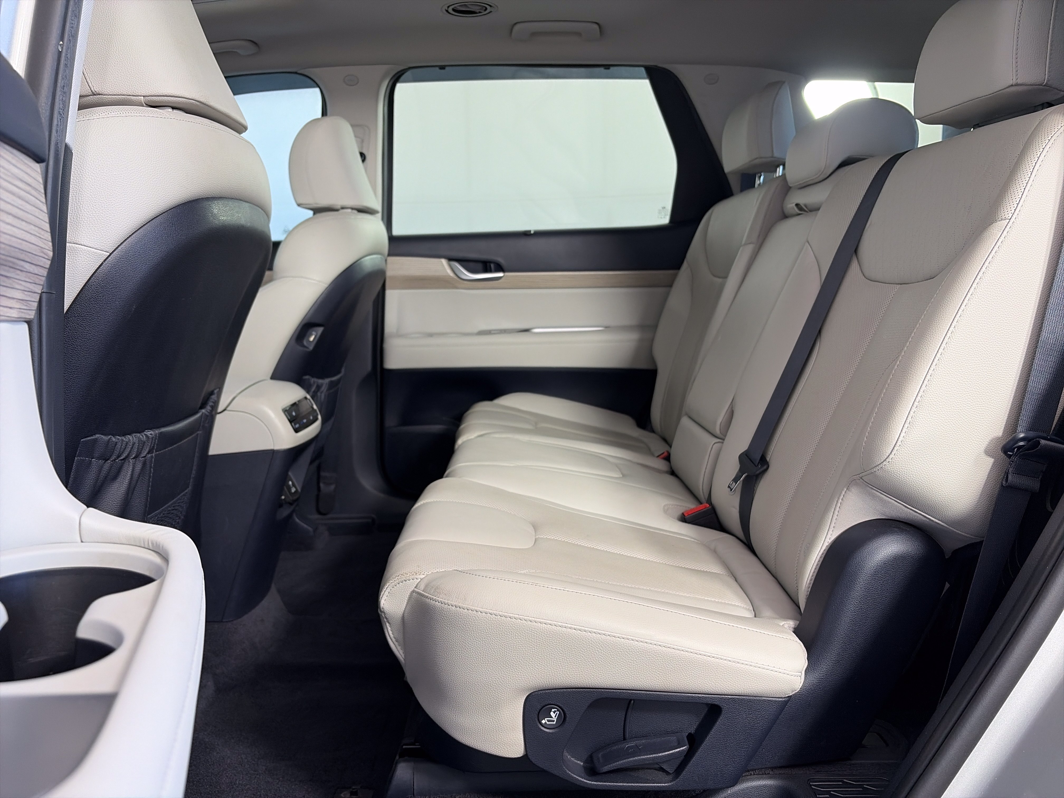 Used 2022 Hyundai Palisade SEL w/ 8P Bench Seat Package AWD/4WD image 7