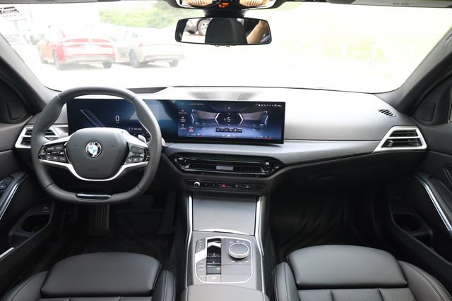 Used 2025 BMW 330i xDrive Sedan w/ Premium Package AWD/4WD image 13