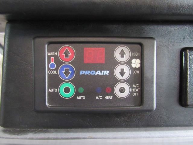 Used 2015 Chrysler 300 Limited image 26