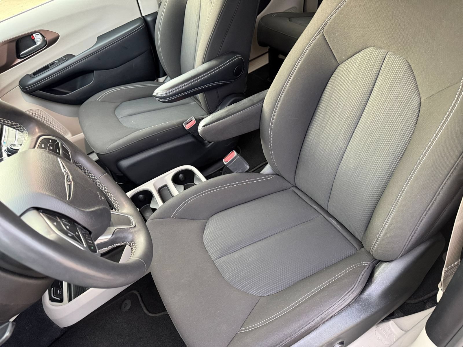 Used 2023 Chrysler Voyager LX FWD image 37