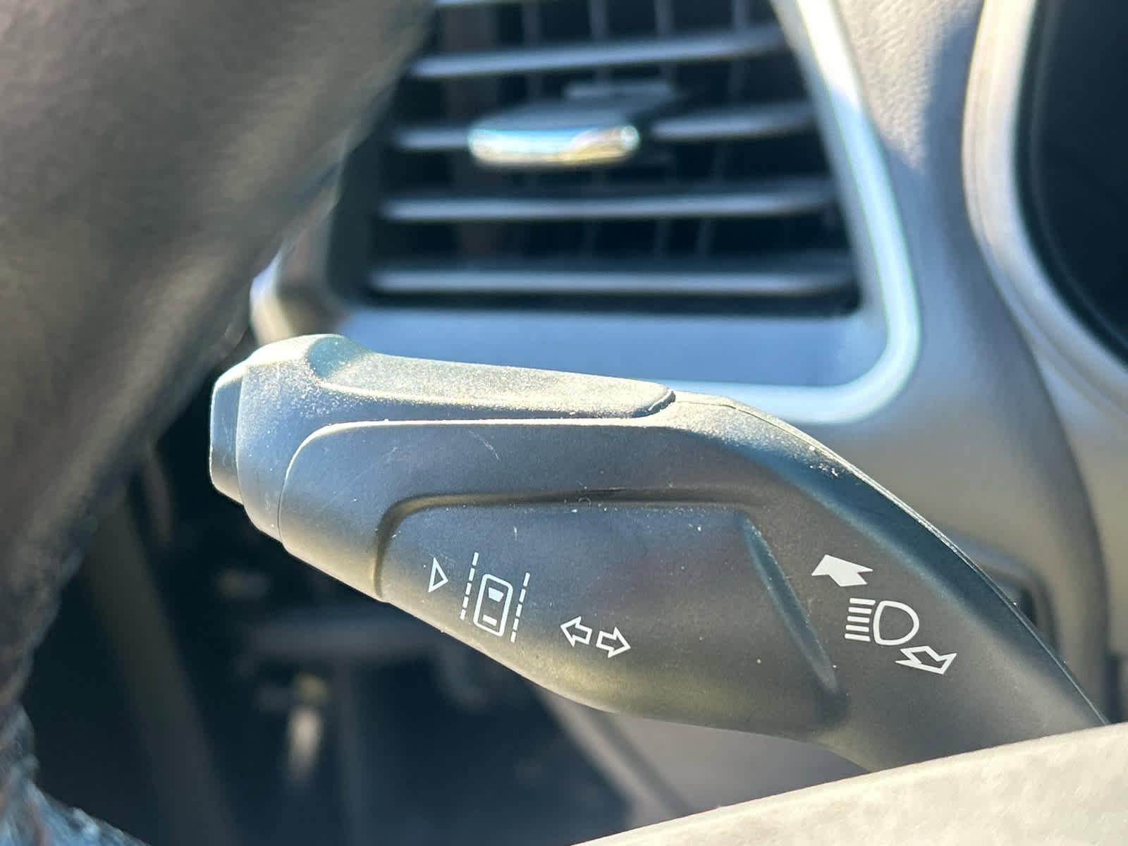 Used 2023 Ford Edge SEL image 22