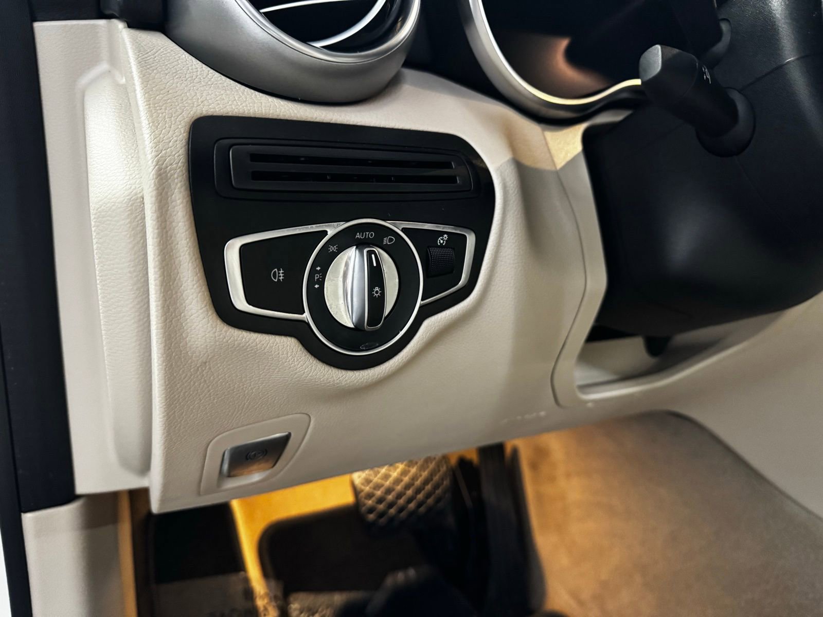 Used 2023 Mercedes-Benz C 300 4MATIC Cabriolet image 22