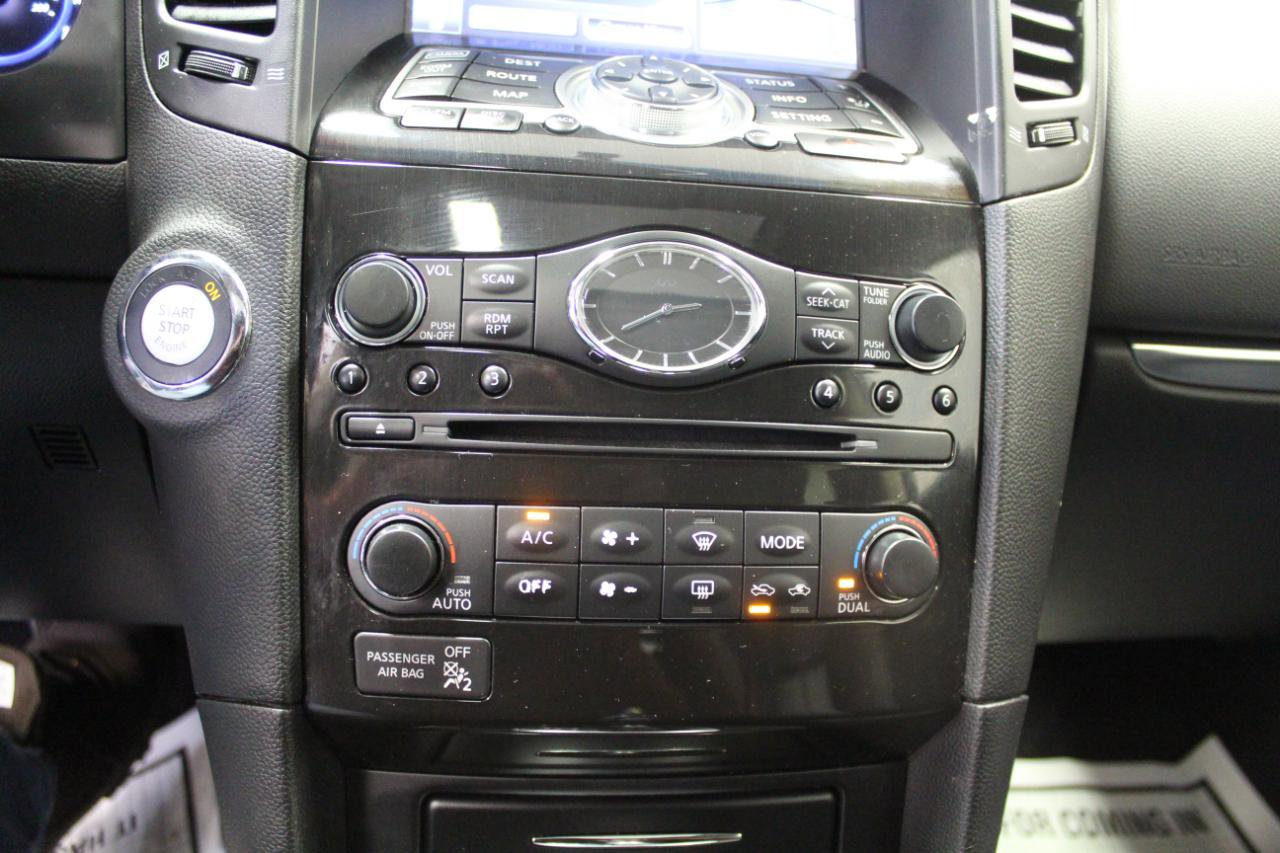 Used 2014 INFINITI QX70 AWD w/ Premium Package image 18
