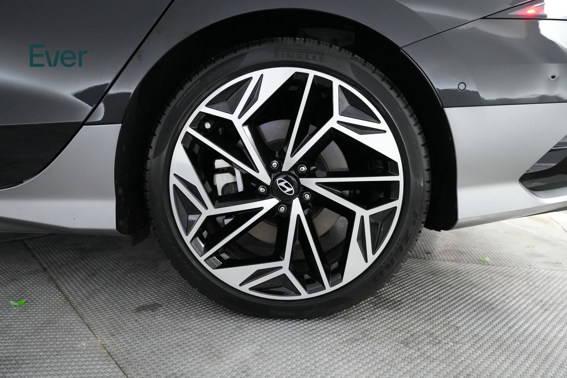Used 2024 Hyundai Ioniq 6 Limited RWD image 9