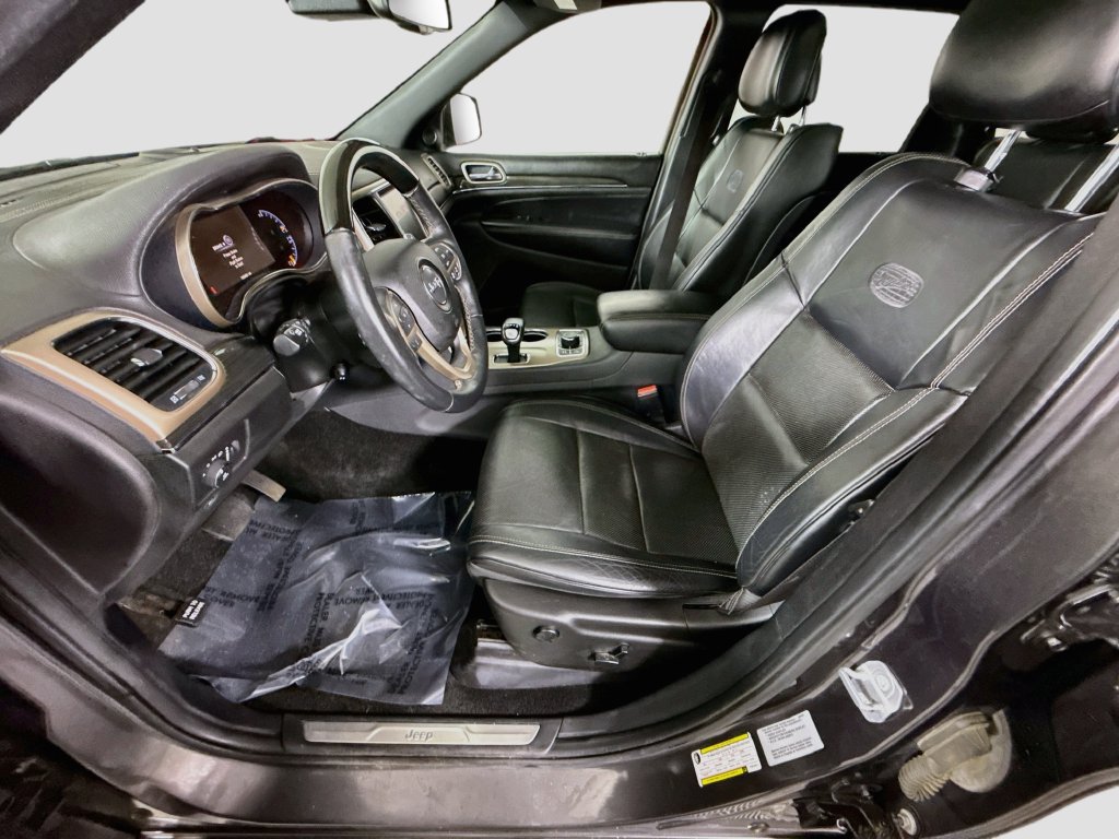 Used 2015 Jeep Grand Cherokee Overland w/ Advanced Technology Group AWD/4WD image 25