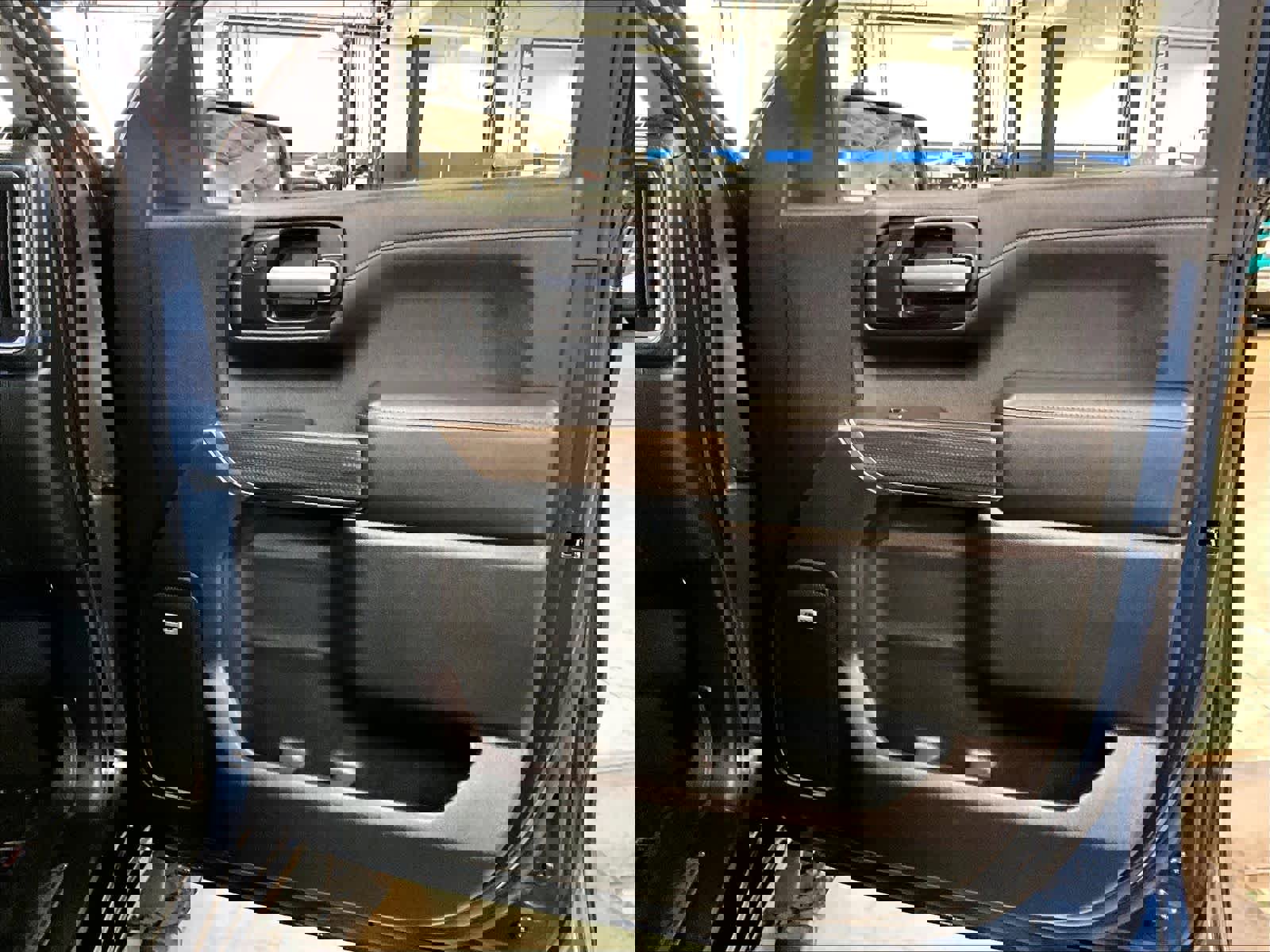 Used 2020 Chevrolet Silverado 1500 LT Trail Boss AWD/4WD image 12