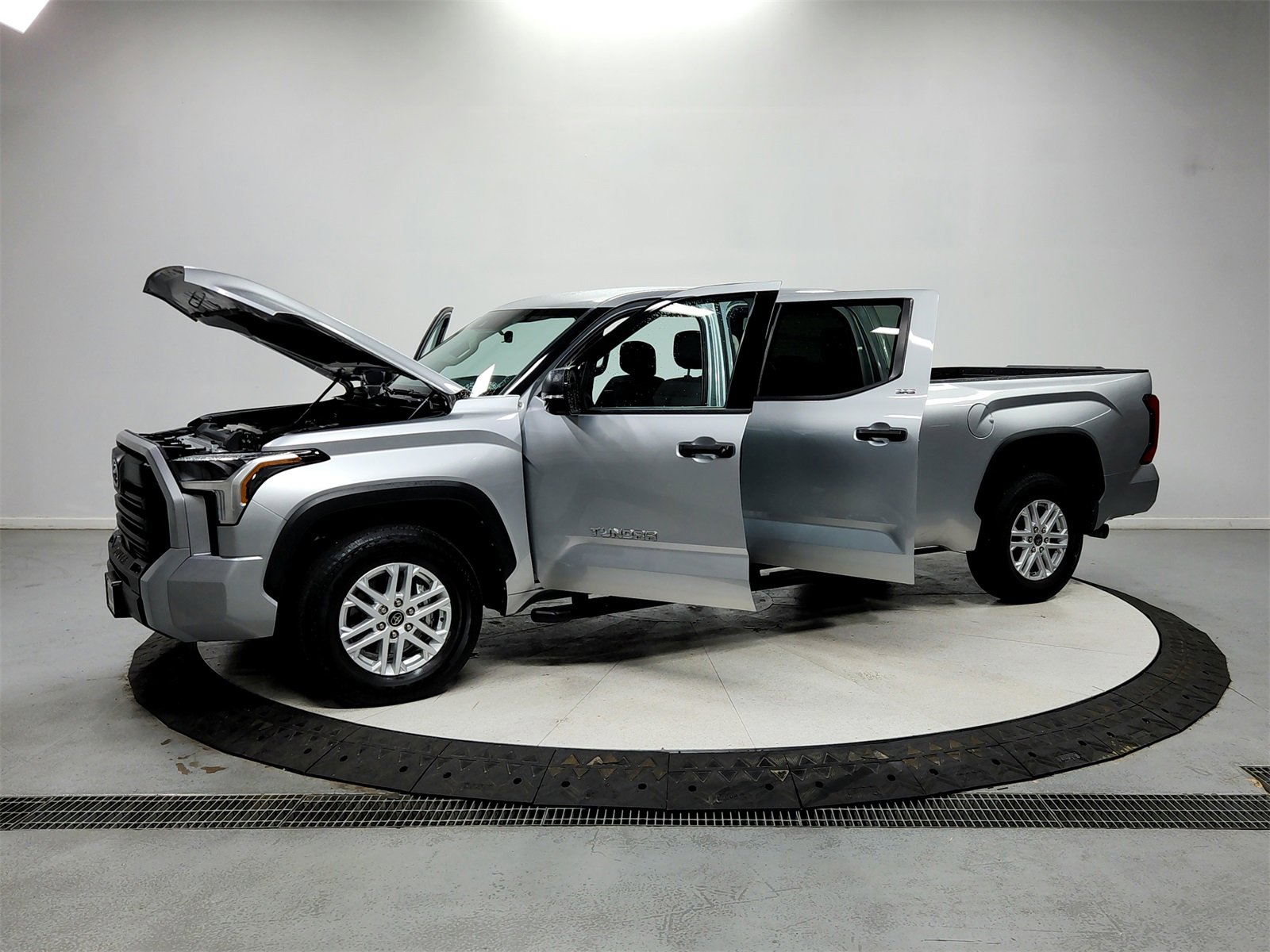 Used 2022 Toyota Tundra SR5 image 11