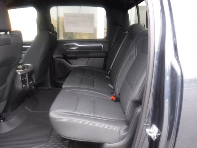 New 2026 RAM 1500 4x4 Crew Cab image 39