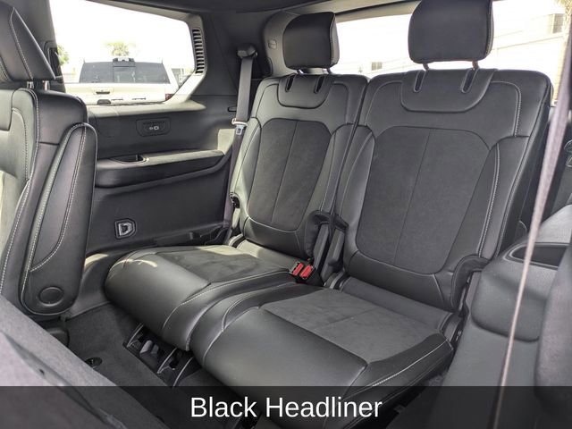 Used 2024 Jeep Grand Cherokee L Altitude AWD/4WD image 17