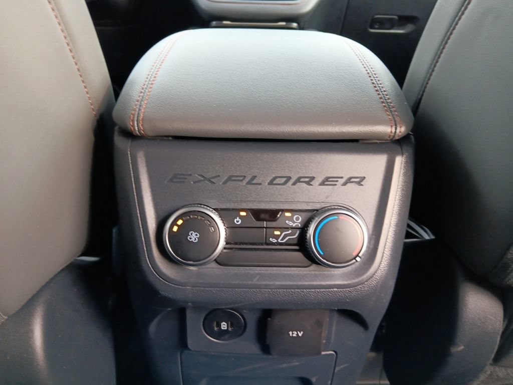 Used 2025 Ford Explorer Active w/ Active Comfort Package AWD/4WD image 34