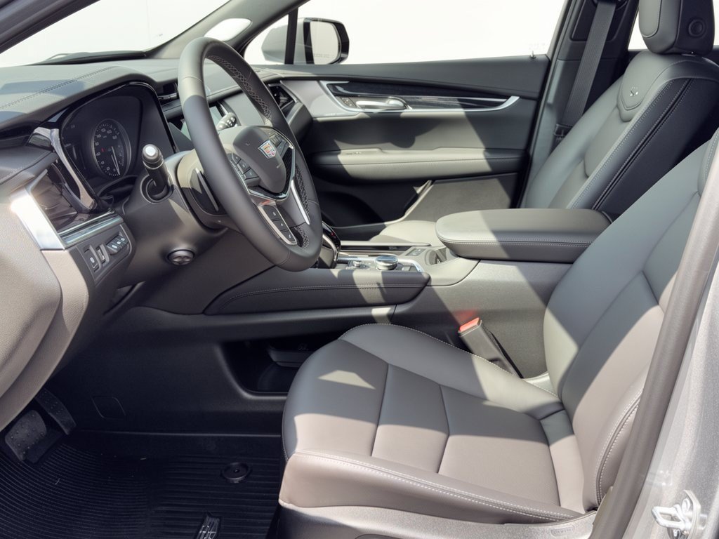 Certified 2026 Cadillac XT5 Premium Luxury w/ LPO, Floor Liner Package FWD image 5