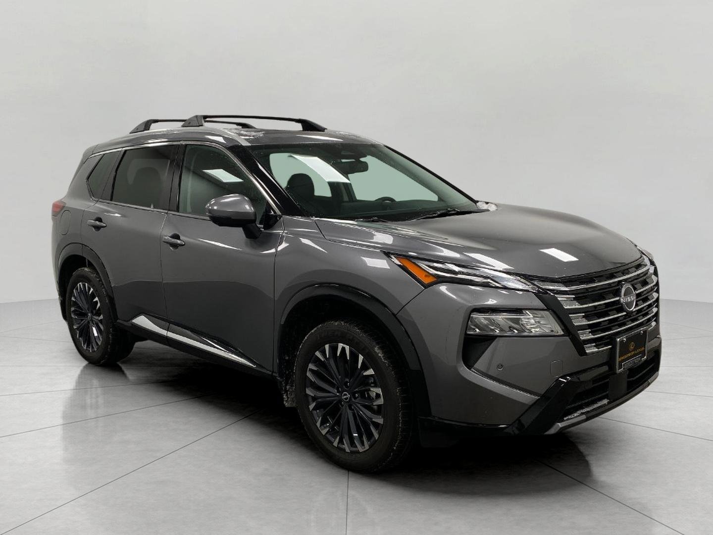 Used 2025 Nissan Rogue Platinum image 1