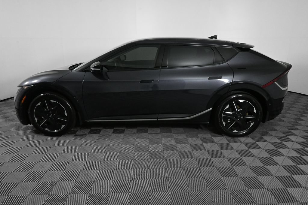 Used 2025 Kia EV6 Wind RWD image 3