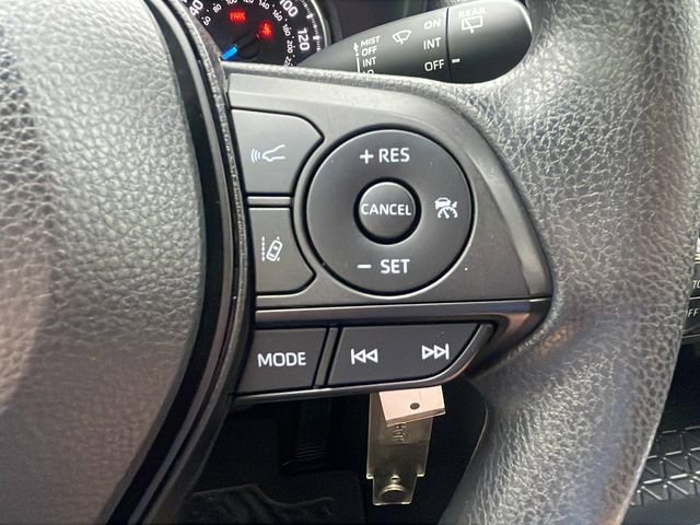 Used 2021 Toyota RAV4 LE image 25