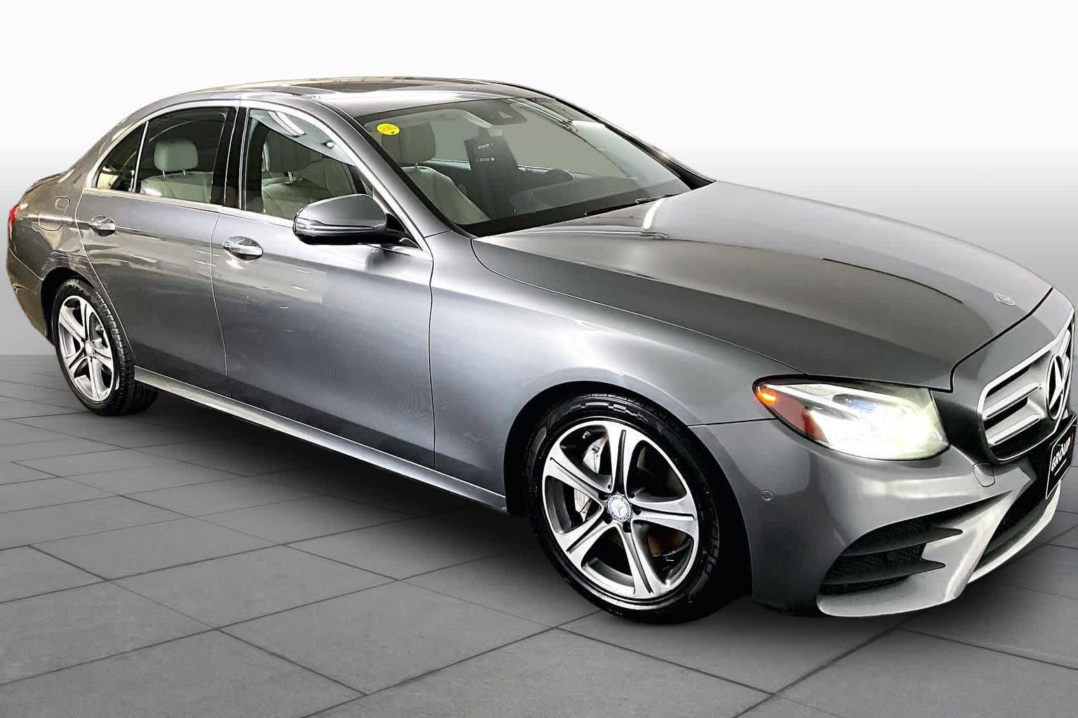 Certified 2017 Mercedes-Benz E 300 4MATIC image 3