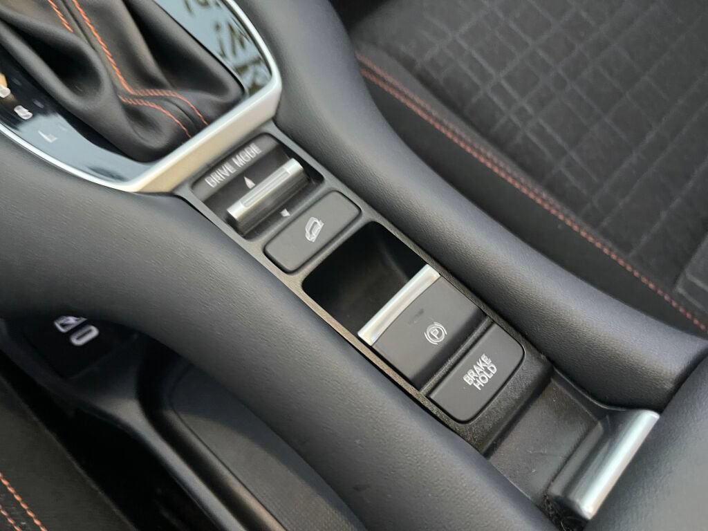 Certified 2025 Honda HR-V Sport image 14
