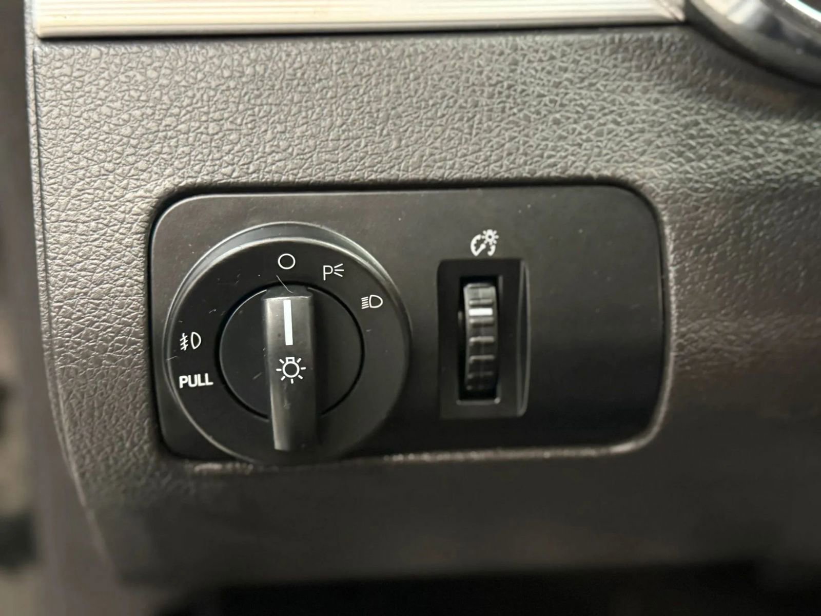 Used 2005 Ford Mustang GT image 23