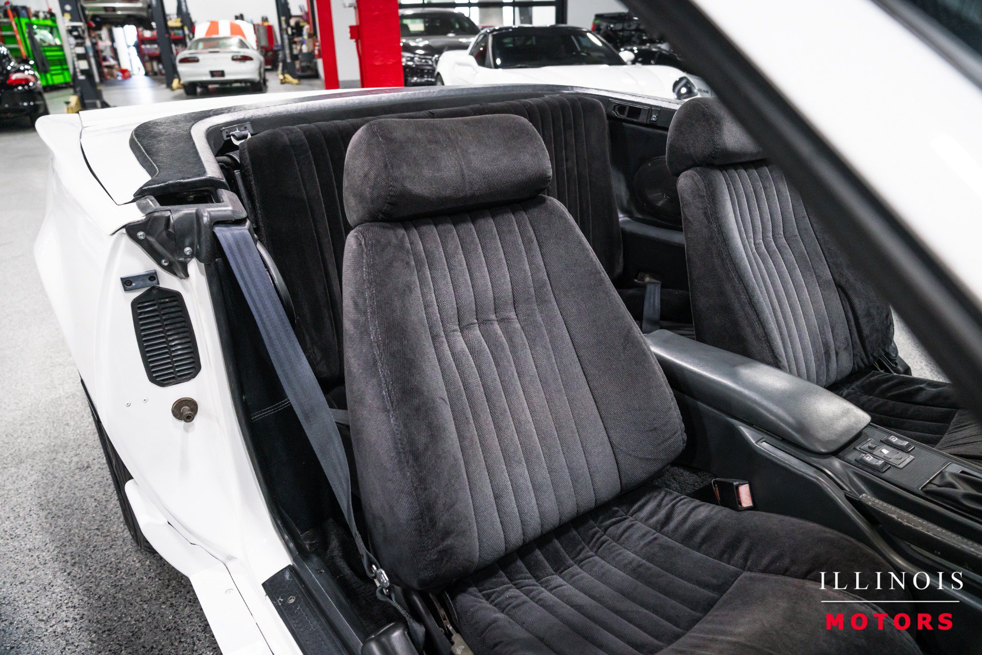 Used 1991 Pontiac Firebird Trans Am RWD image 26