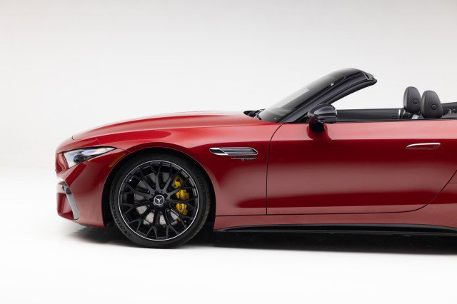 Used 2022 Mercedes-Benz SL 63 AMG 4MATIC image 25