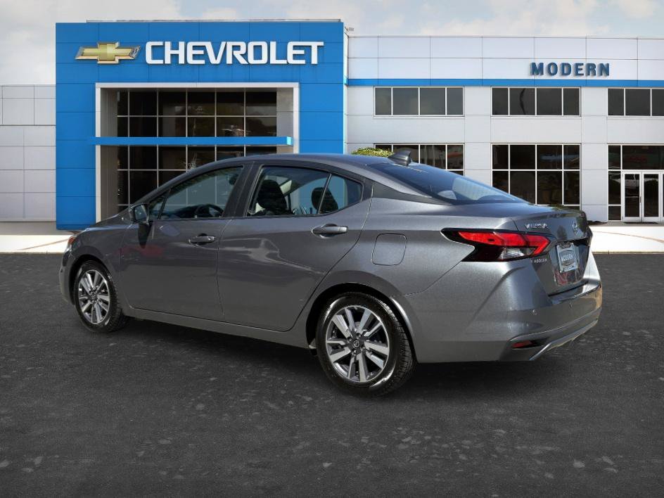 Used 2020 Nissan Versa SV FWD image 3