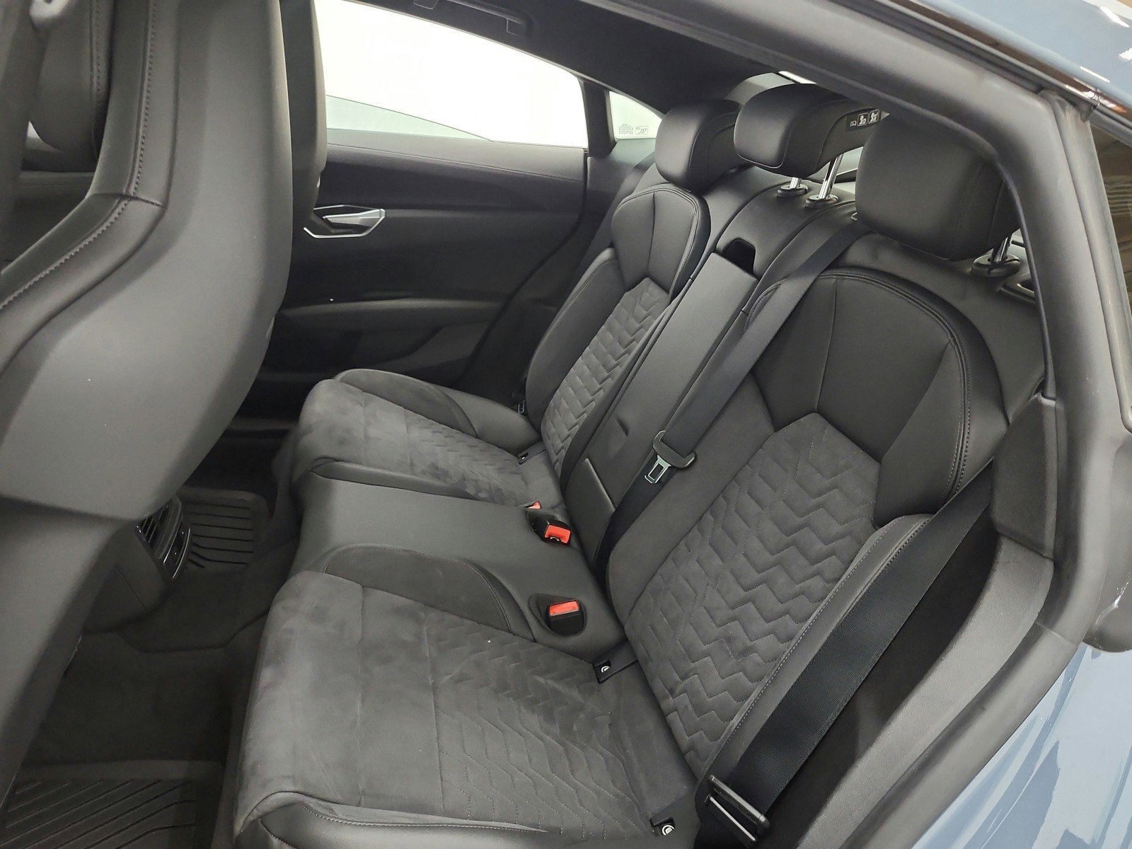 Used 2022 Audi e-tron GT Premium Plus image 15