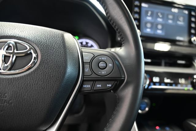 Used 2022 Toyota Venza LE AWD/4WD image 25