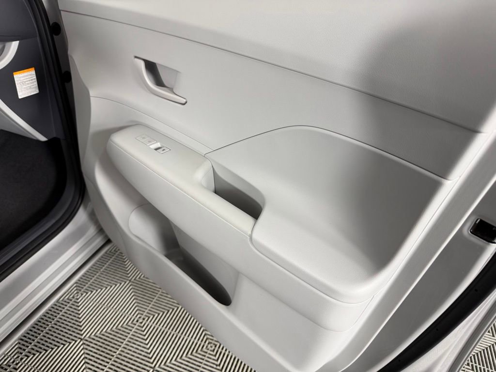 Used 2024 Hyundai Kona SEL image 34