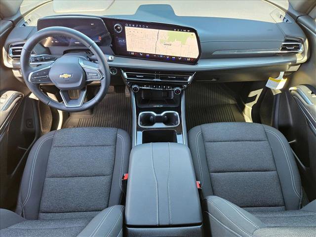 Used 2025 Chevrolet Traverse LT w/ Driver Confidence Package image 22