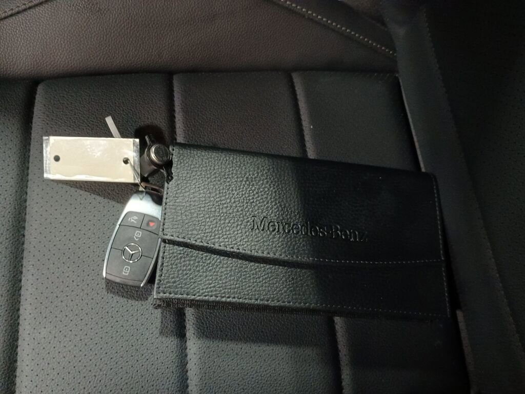 Used 2023 Mercedes-Benz GLS 450 4MATIC image 4