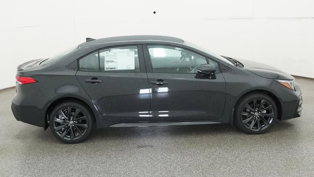 Used 2026 Toyota Corolla SE FWD image 11