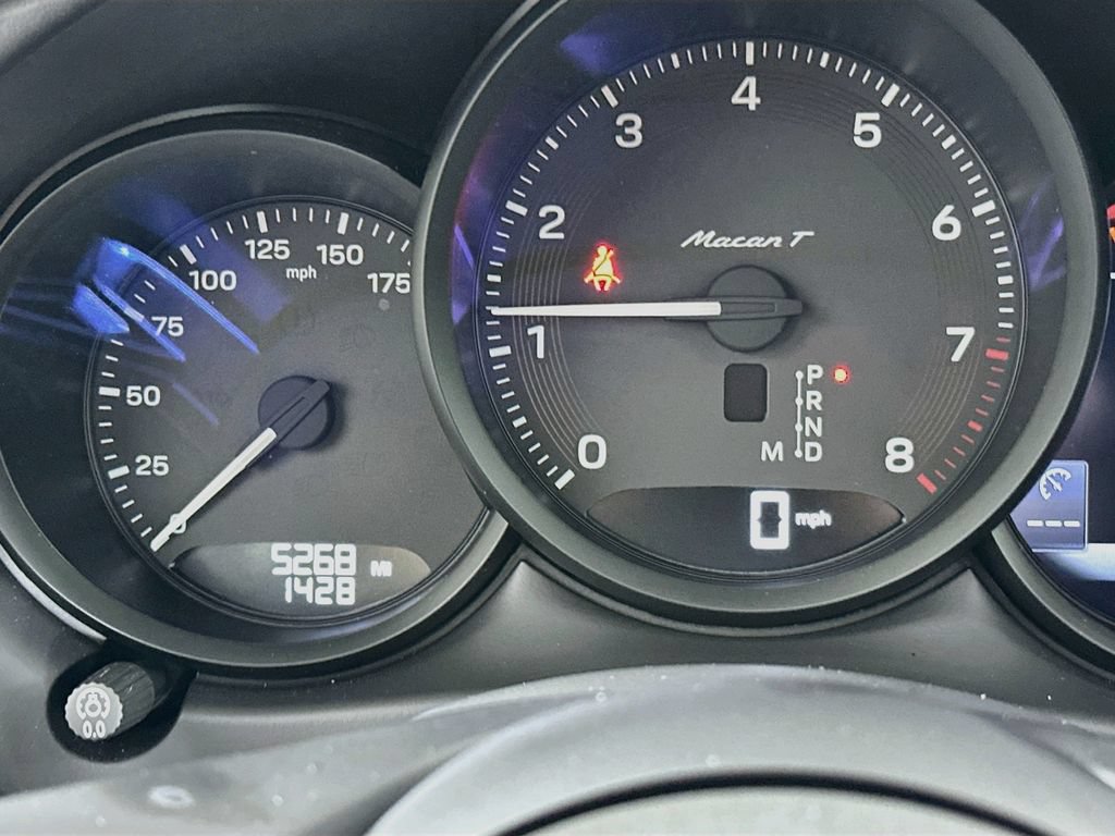 Certified 2026 Porsche Macan Turbo AWD/4WD image 13