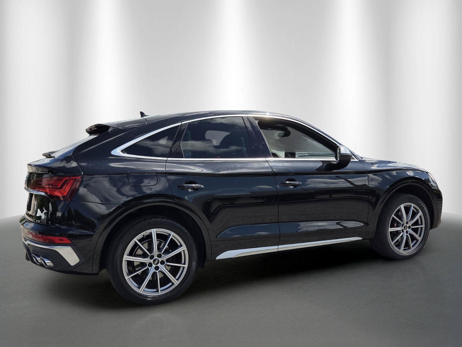 Used 2022 Audi SQ5 Premium Plus w/ Premium Plus Package AWD/4WD image 7