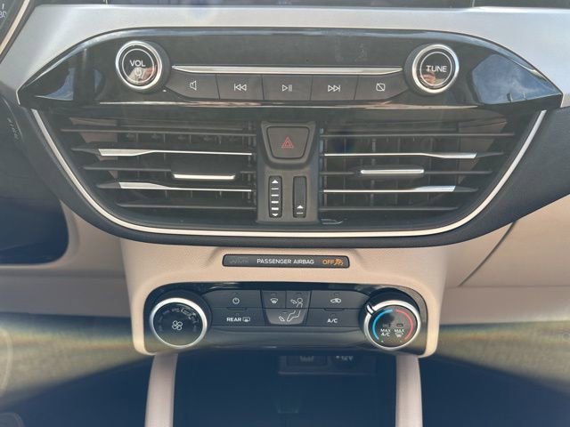 Used 2022 Ford Escape SE image 19