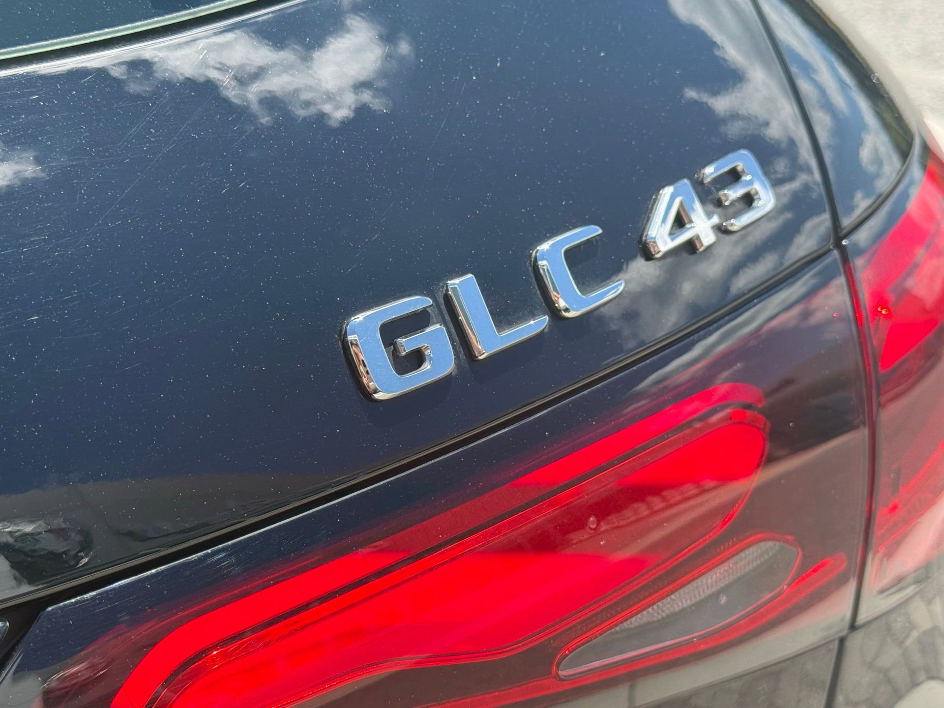 Used 2025 Mercedes-Benz GLC 43 AMG 4MATIC image 19