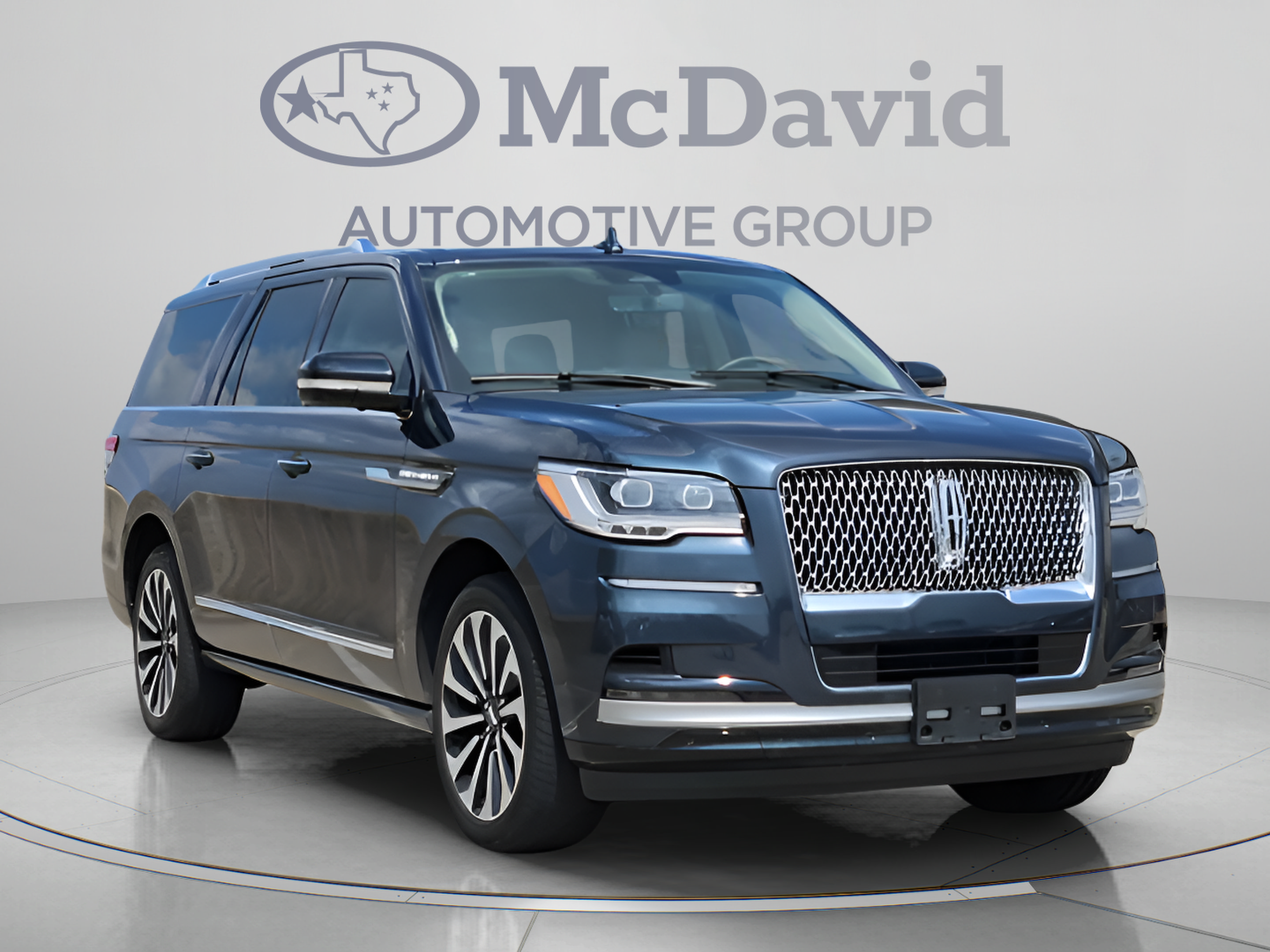 Certified 2024 Lincoln Navigator L Reserve AWD/4WD image 8