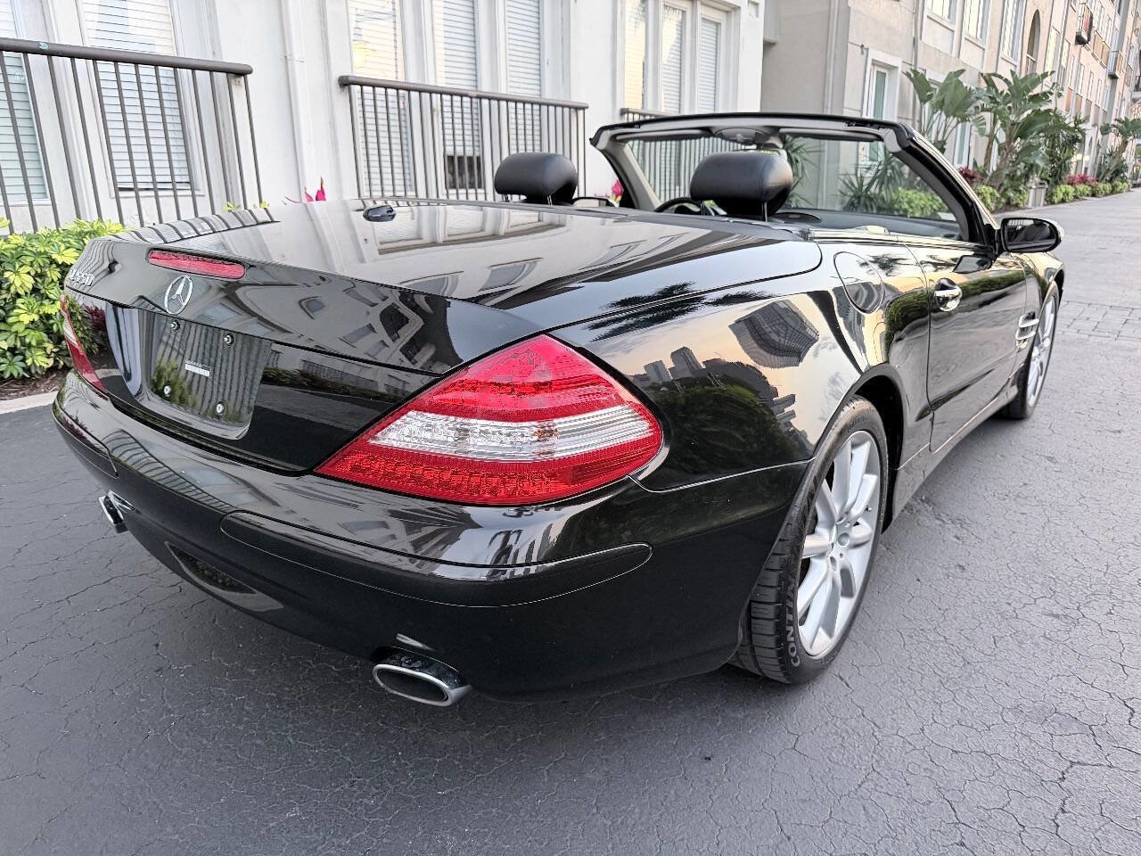 Used 2007 Mercedes-Benz SL 550 w/ Premium Pkg I image 8