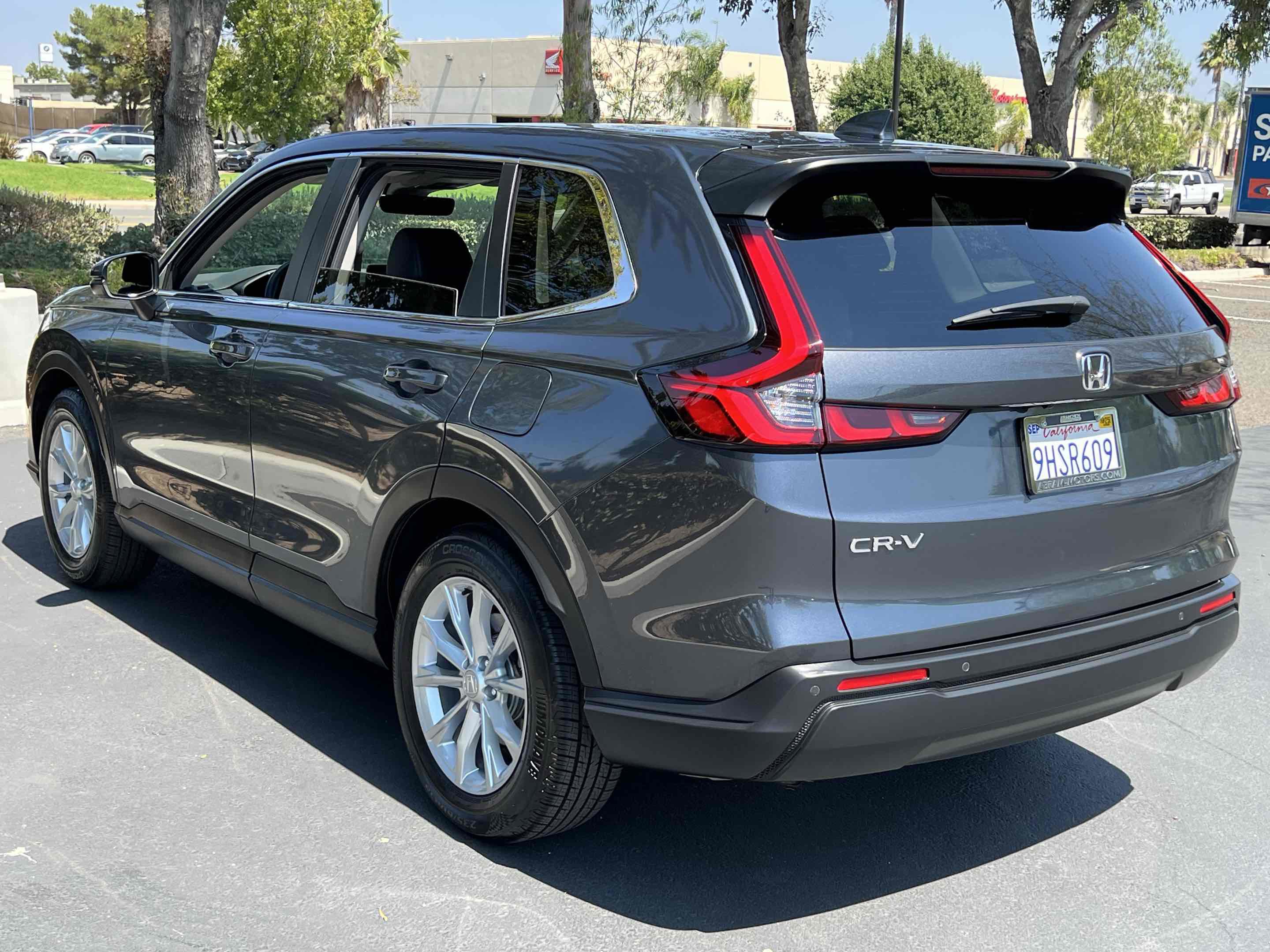 Used 2024 Honda CR-V EX-L image 2