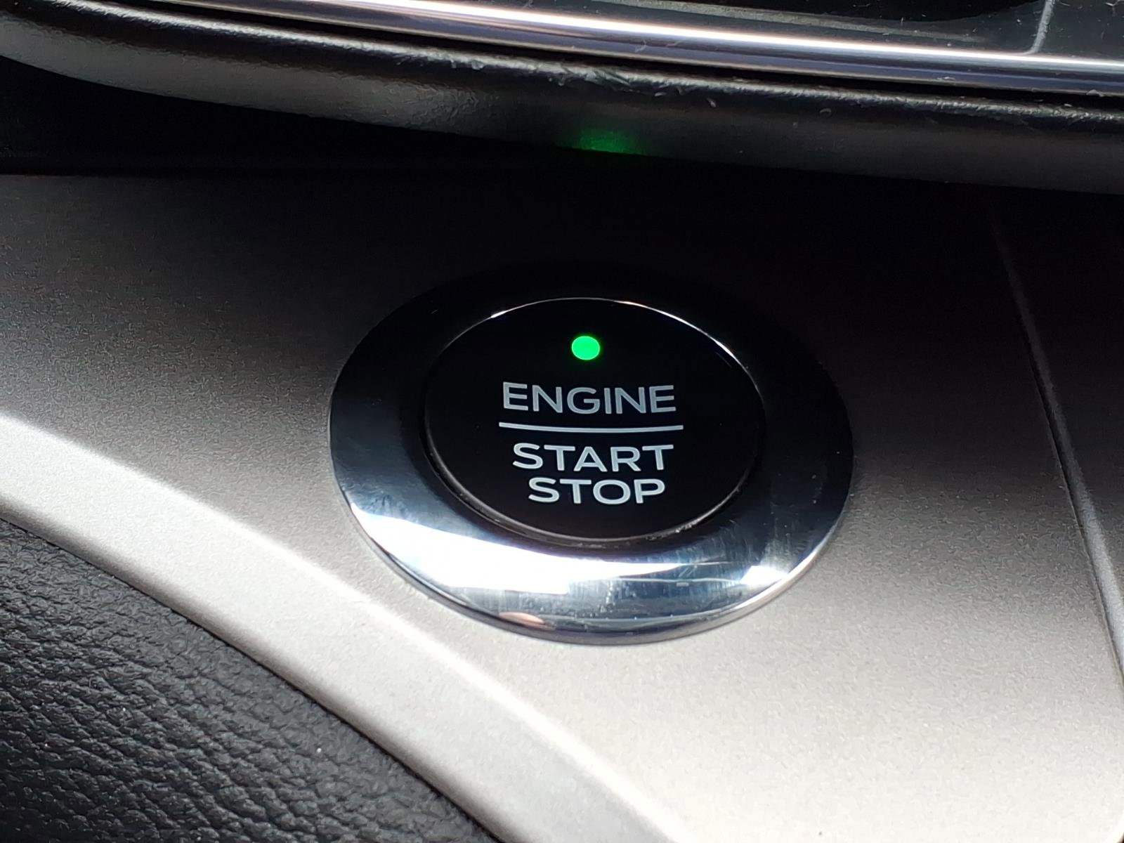 Used 2021 Ford Explorer XLT w/ Equipment Group 202A AWD/4WD image 22