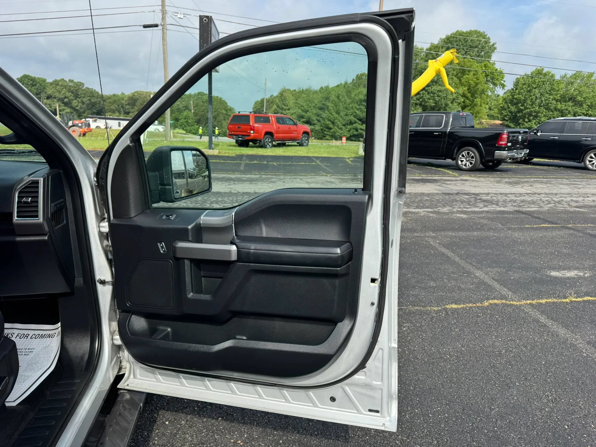 Used 2015 Ford F150 XLT w/ Equipment Group 302A Luxury AWD/4WD image 45