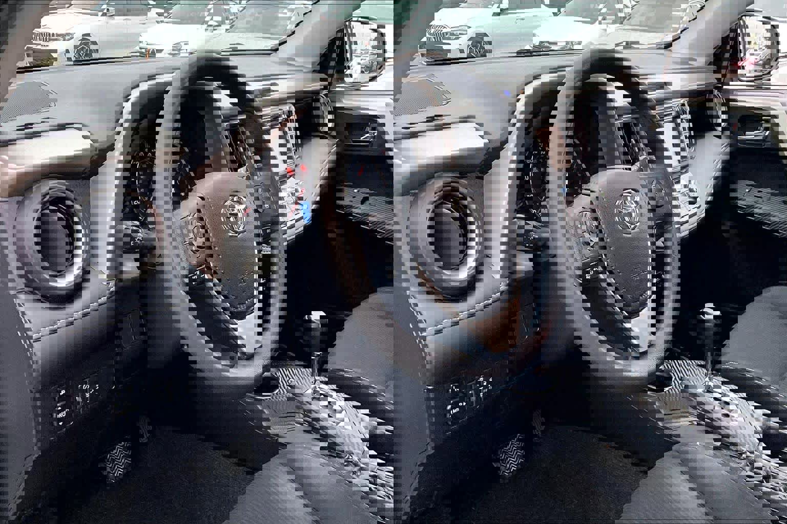 Used 2014 Toyota RAV4 XLE image 15