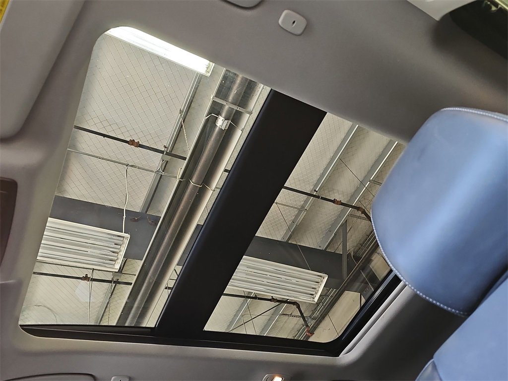 Used 2023 Nissan Rogue SV w/ SV Premium B Package image 28